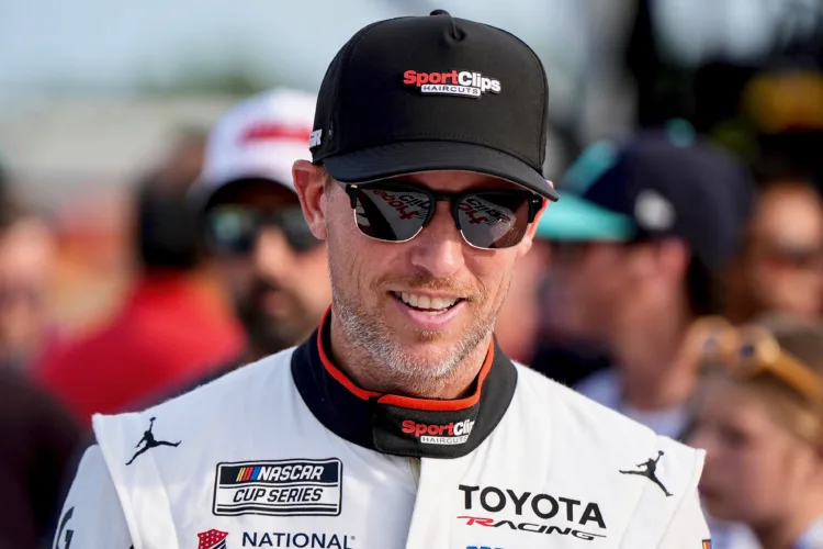 Auto Racing Glance